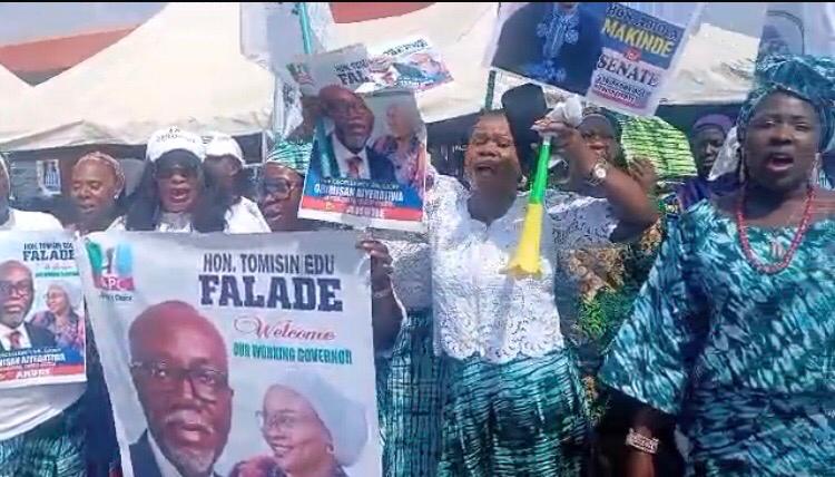 1E75EFB3-6DDB-4B6F-8BBC-3C4DF766709F