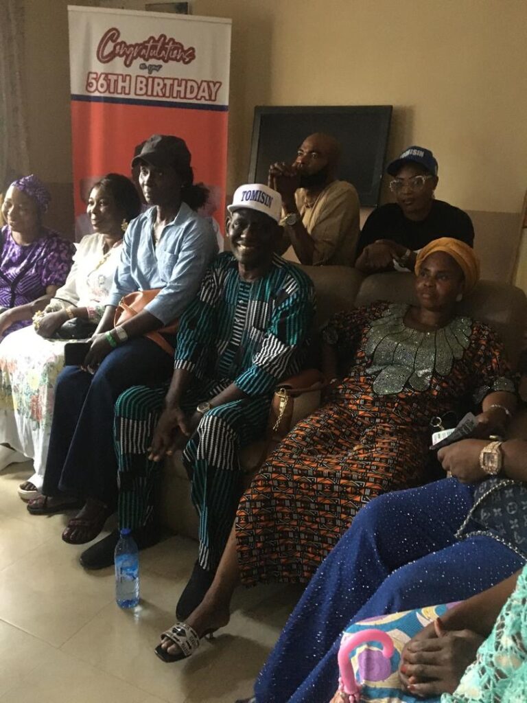 b2ed168b-6b41-4a8d-a363-624d70382191